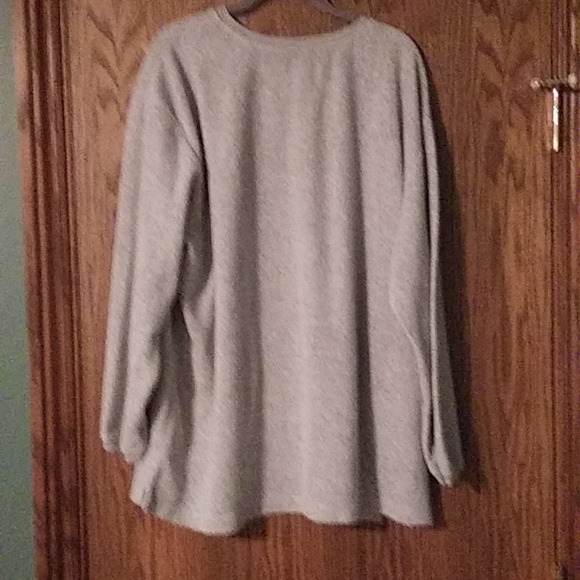 Women's N.Y.L. New York Laundry V Neck Top - Picture 4 of 6